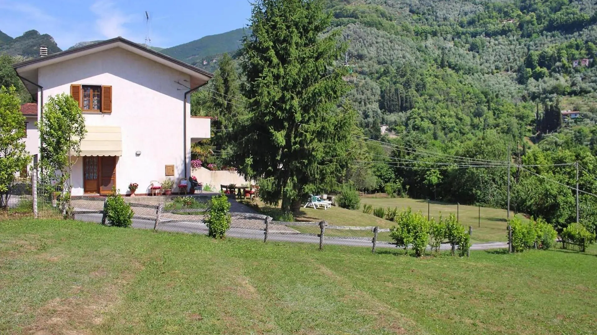 Beautiful Holiday Home Casa Vado With Above Ground Pool In Camaiore