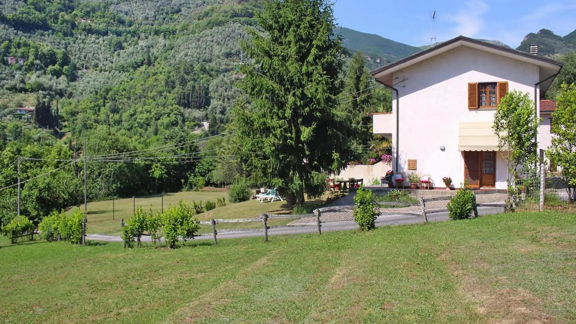 Beautiful Holiday Home Casa Vado With Above Ground Pool In Camaiore 0*,  Italia