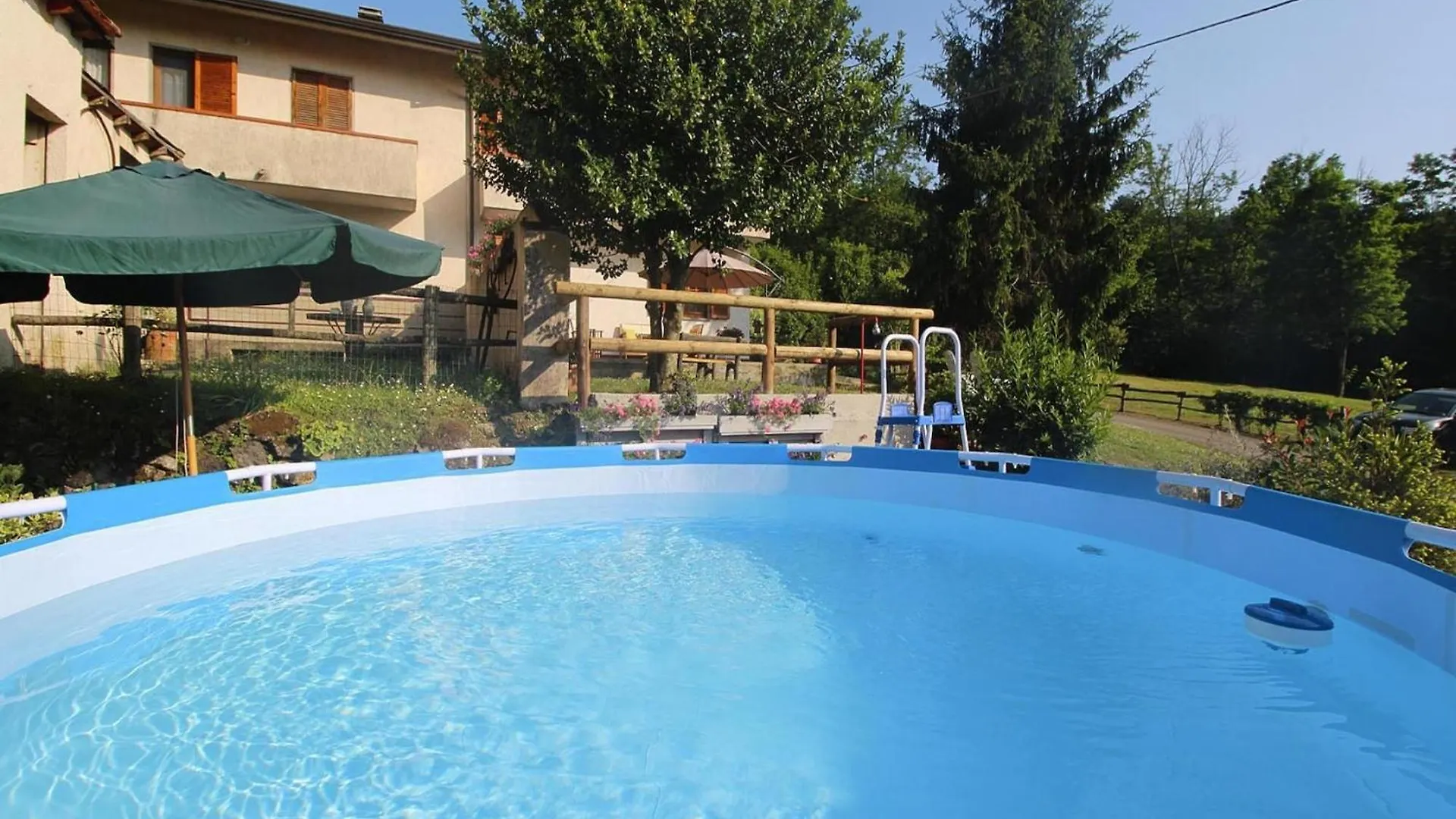 Beautiful Holiday Home Casa Vado With Above Ground Pool In Camaiore Italia